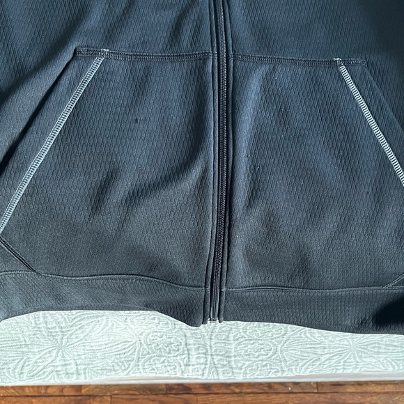 Full zip black under Armour hoodie mens medium - Picture 9 of 10